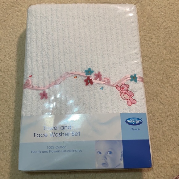 Bubba Blue 4 piece Newborn Set + Towel Set - Picture 4 of 6